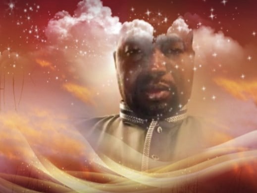 Le Professeur Sayon dans un ciel de nuages